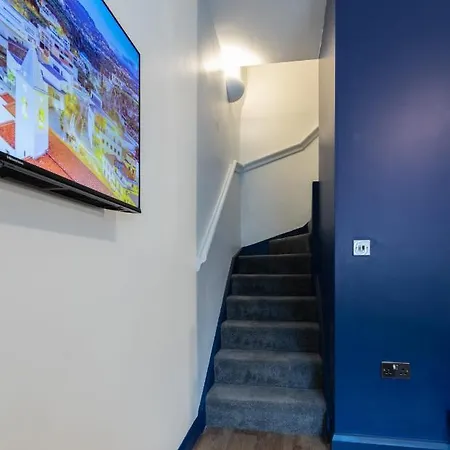 Easton 2 By Staystaycations Apartamento *